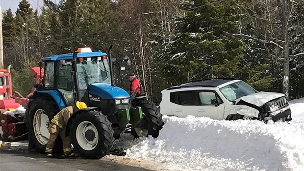 Collision entre un tracteur et un VUS