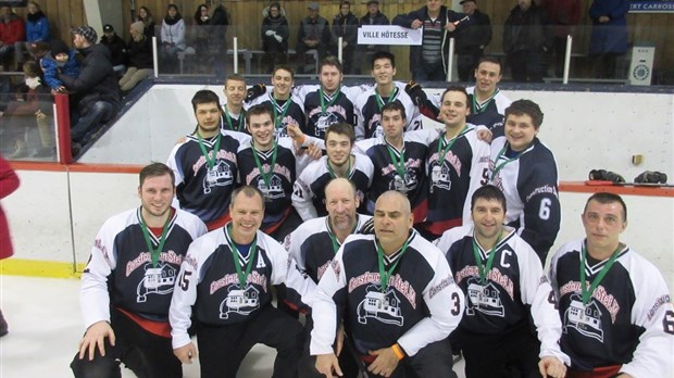 Une autre réussite pour un tournoi de ballon sur glace au Témiscouata