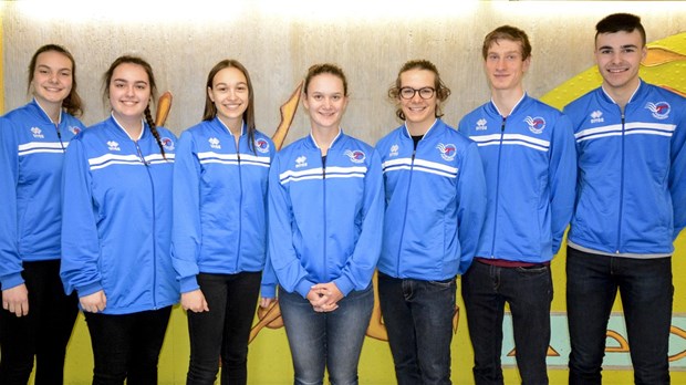 Sept Portageurs au Championnat provincial de badminton