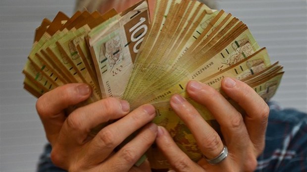 Faux billets de 100 $ au KRTB