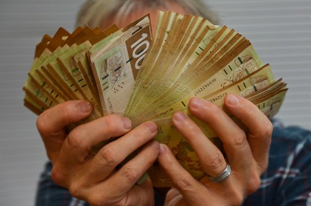 Des faux billets de 100$ US circulent à Shediac