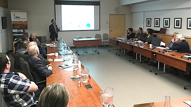 Une tournée du Bas-Saint-Laurent pour l’électrification des transports collectifs