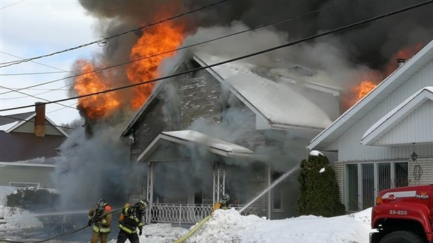 Incendie à Pohénégamook : des résidents à la rue  