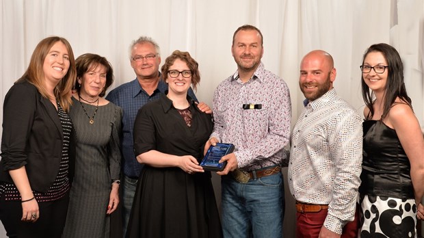 Le Festival Country St-Antonin reçoit le Prix Coup de Cœur lors de la soirée des Ambassadeurs