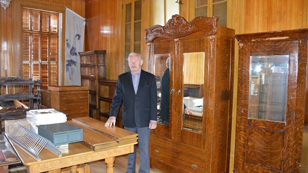 Vente à l’encan d’un lot impressionnant d’antiquités des presbytères de Rivière-du-Loup