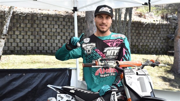 Karl Normand est d'attaque pour le Motocross intérieur de Rivière-du-Loup