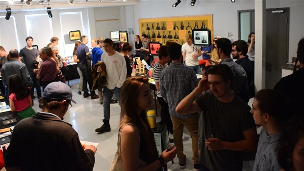 Vernissage des œuvres des finissants en graphisme au Cégep de Rivière-du-Loup