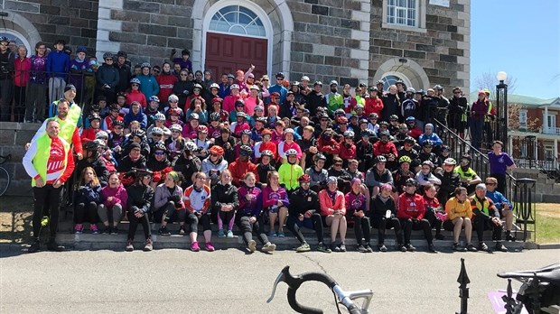 De nombreux élèves ont relevé le défi vélo « Au tour des jeunes Desjardins »