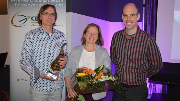 Nathalie Decaigny et Vallier Robert reçoivent le prix Reconnaissance Claude Béchard