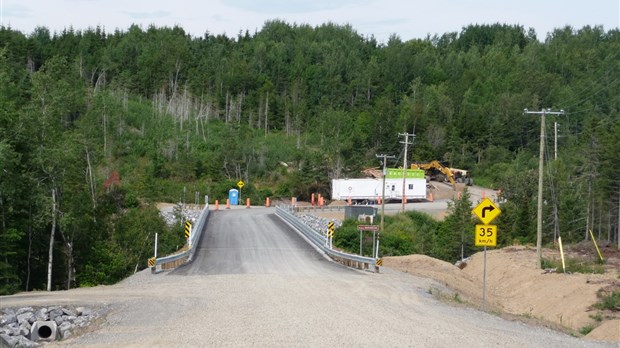 Ouverture du nouveau pont de la rivière Mariakèche