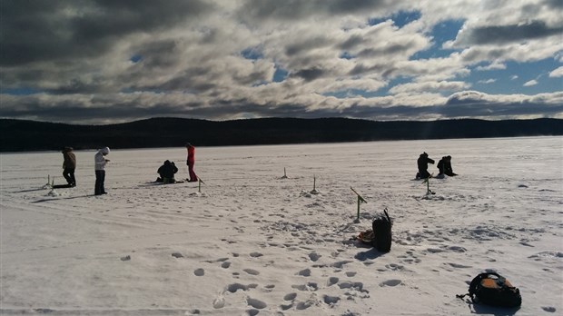 Tournoi de pêche sur la glace à la tête du lac Témiscouata
