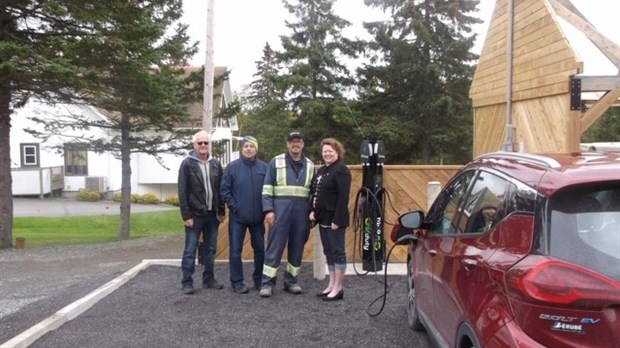 Trois bornes électriques à Saint-Louis-du-Ha! Ha! 