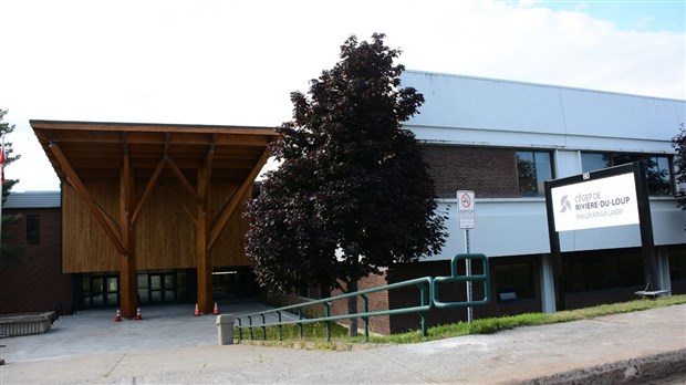 Les profs du Cégep de Rivière-du-Loup déposent leurs demandes syndicales