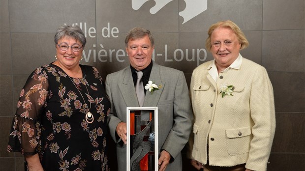Gaston Pelletier reçoit le Mérite municipal Yves-Godbout