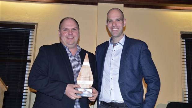 Frédéric et Jean-Dominic Caron honorés du prix Reconnaissance Claude Béchard
