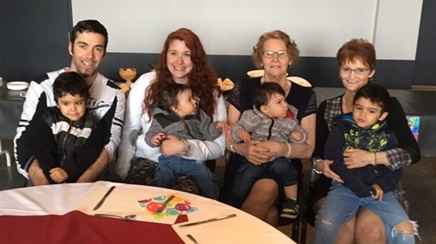 Cinq générations avec deux couples de jumeaux