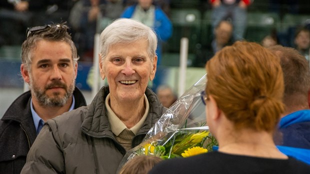 Hommage à Claude Landry : les 3L s’amusent aux dépens des Éperviers 