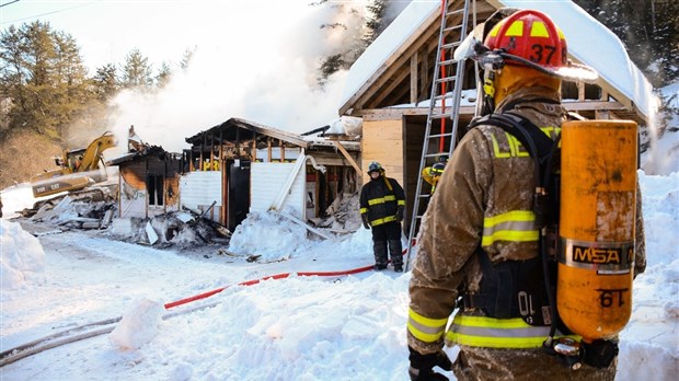Une maison détruite par un incendie à Saint-Juste-du-Lac