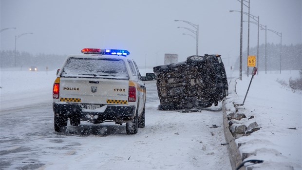 Capotage sur l'autoroute 85 à Rivière-du-Loup