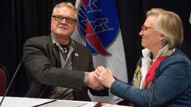 Signature d’une entente-cadre entre la Première Nation Malécite de Viger et le Canada