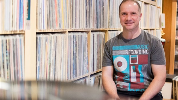 L’univers en 33 tours de Simon Côté