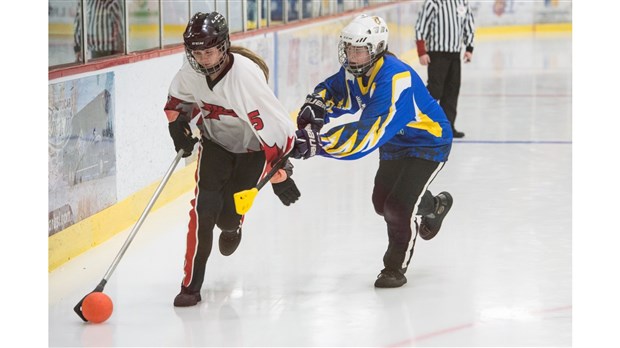 C'est un départ pour le Championnat canadien juvénile de ballon sur glace