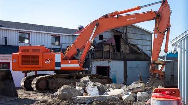 La démolition est commencée chez Soucy Industriel 