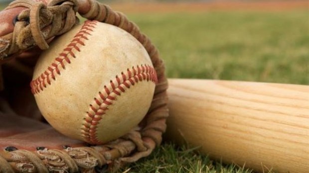 Les Braves Batitech du Témiscouata surprennent le Bar La Mansarde