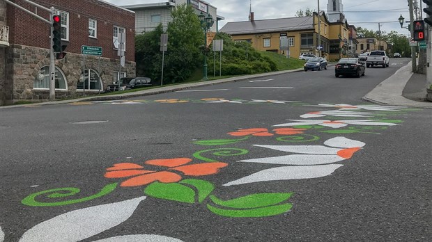Les traverses piétonnières colorées de retour à Rivière-du-Loup 
