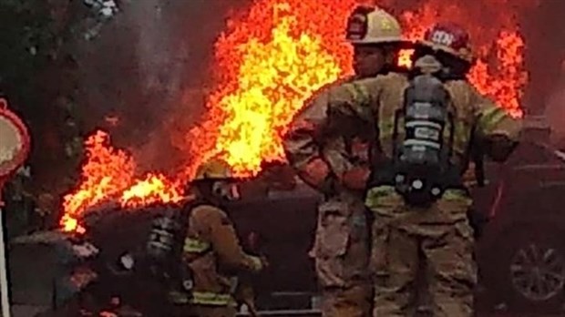 Véhicule volé retrouvé en flammes à Rivière-du-Loup