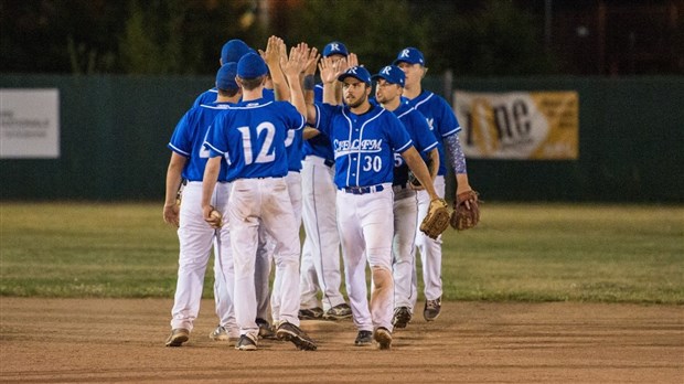 Quart de finale « D », Rivière-du-Loup gagne la série 3 à 0