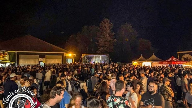 On lève son verre à Témis en bière
