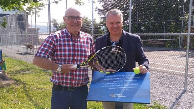 Inauguration du nouveau terrain de tennis de Saint-Mathieu-de-Rioux