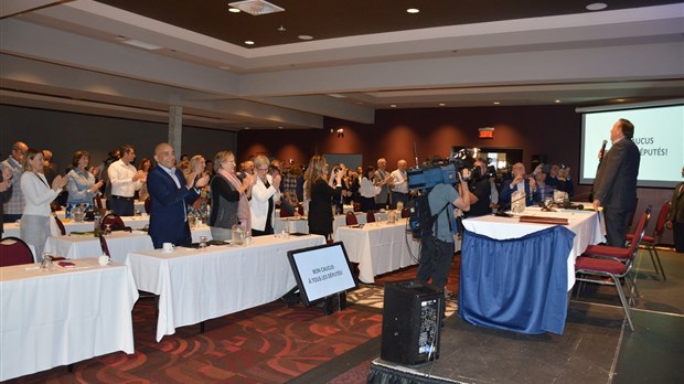 Annonce pour les jeunes lors du caucus de la CAQ à Rivière-du-Loup