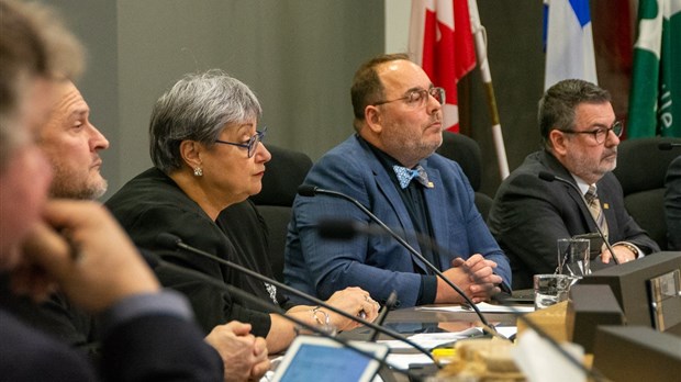 De l’argent pour la caserne incendie et le Centre Premier Tech