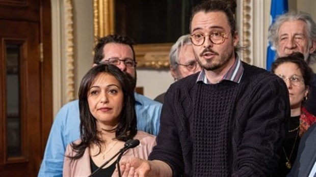 L’Héritage 1 accoste à l’Assemblée nationale 