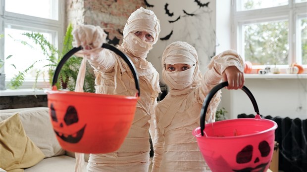 Halloween : la collecte des bonbons permise…en famille