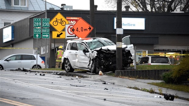 Collision entre un poids lourd et un VUS à Saint-Alexandre