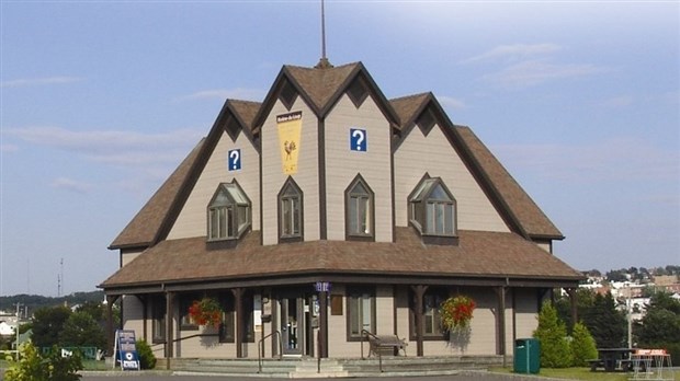 Une boutique des Fêtes aménagée dans le bureau d’information touristique à Rivière-du-Loup