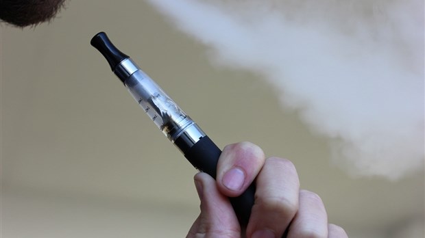 Vapotage : Québec veut interdire les saveurs autres que le tabac