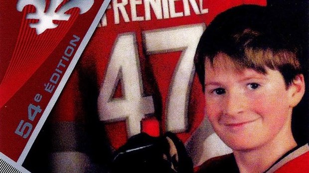 Une enquête sur de fausses cartes de hockey d'Alexis Lafrenière 
