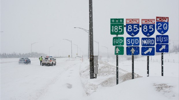 Fermeture de routes en raison des mauvaises conditions climatiques