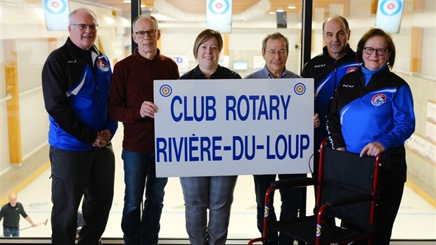 Des chaises pour personnes à mobilité réduite au Club de Curling Prelco