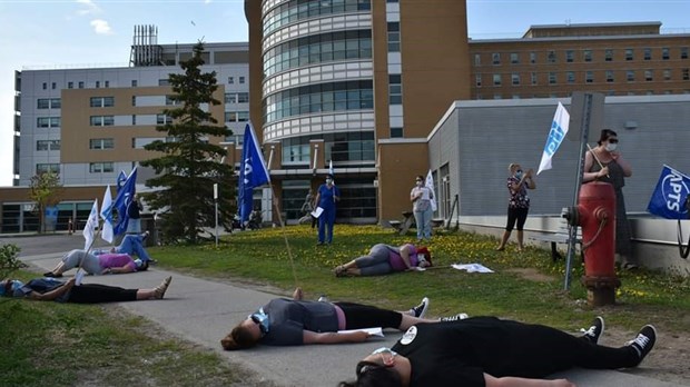 Vacances compromises : des professionnels de la santé se disent «morts de fatigue»