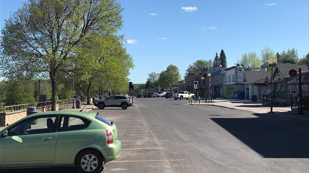 Points de vue différents concernant une rue piétonnière à Témiscouata-sur-le-Lac