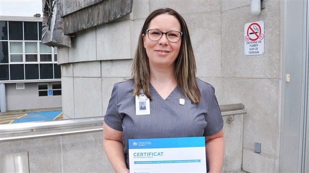 Manon Soucy du Pavillon-de-l’Avenir reçoit la médaille du mérite