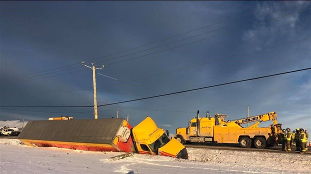 Sortie de route d'un poids lourd à Notre-Dame-des-Neiges