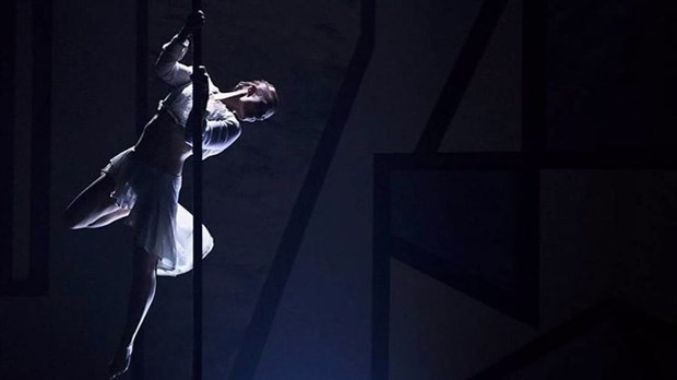 L’artiste de cirque Alexanne Plouffe de Trois-Pistoles à La semaine des 4 Julie