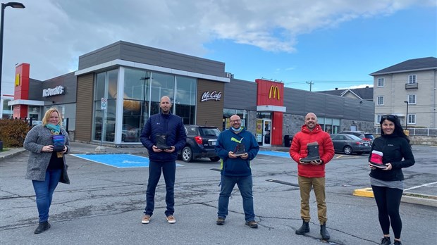 Un don de 50 paires de bottes pour des enfants dans le besoin