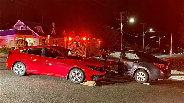 Collision dans la côte Saint-Pierre à Rivière-du-Loup 
